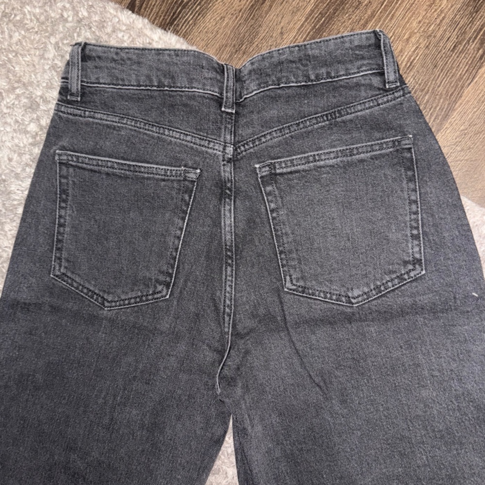H&M women Charcoal Relaxed Jeans high rise wide
